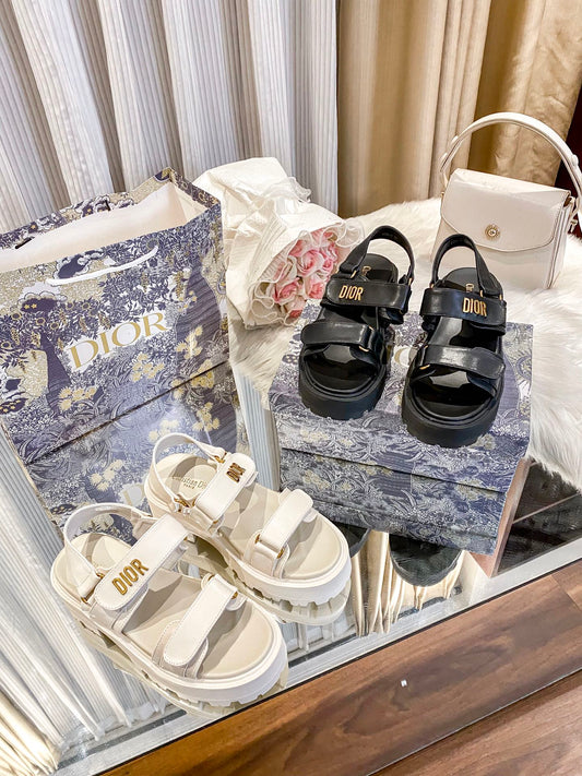 2 colors flat sandals