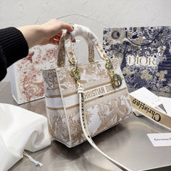 Lady Embroidered Bag