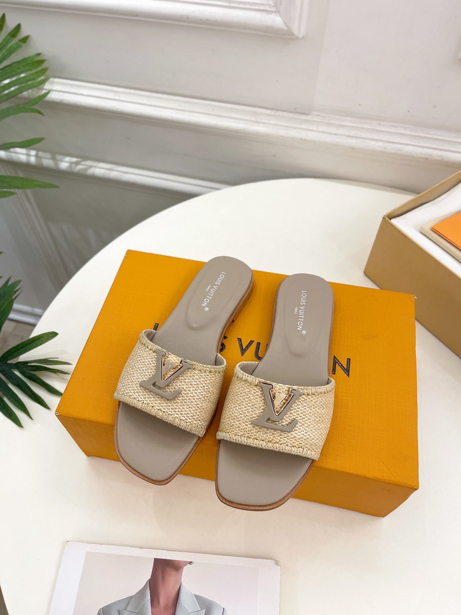 Straw Flat Slippers