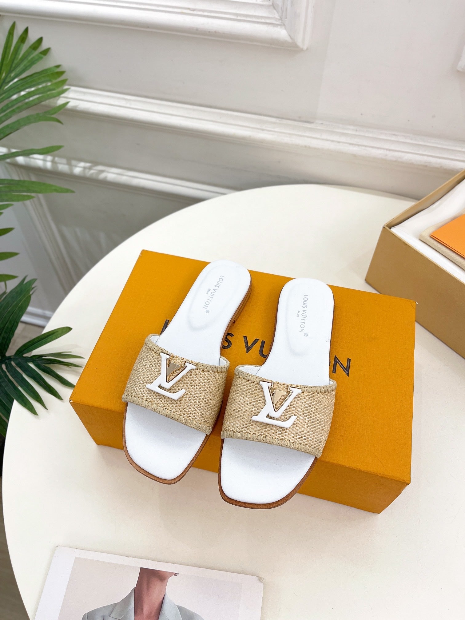 Straw Flat Slippers