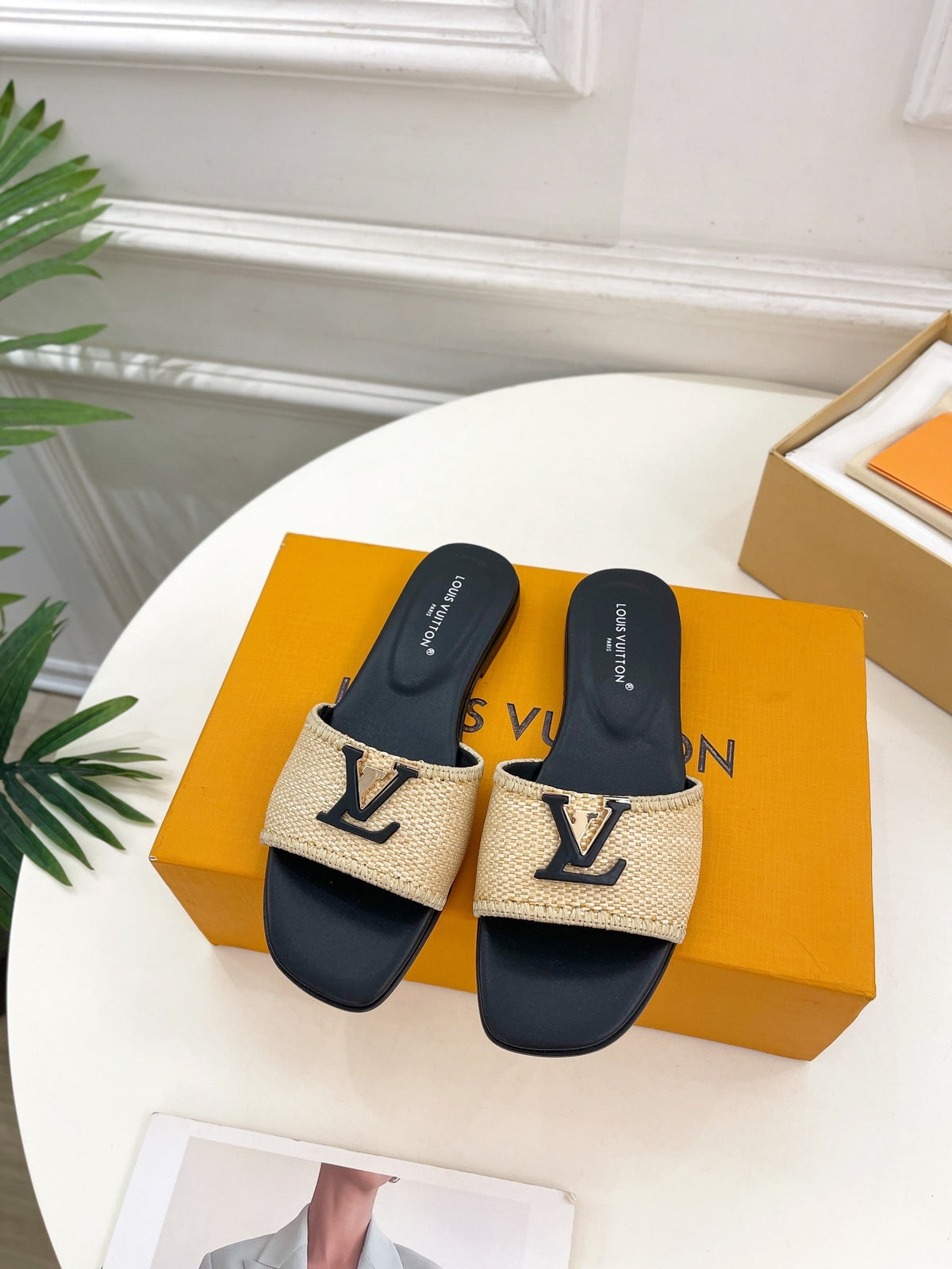 Straw Flat Slippers