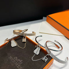 Key and lock double-row bracelet