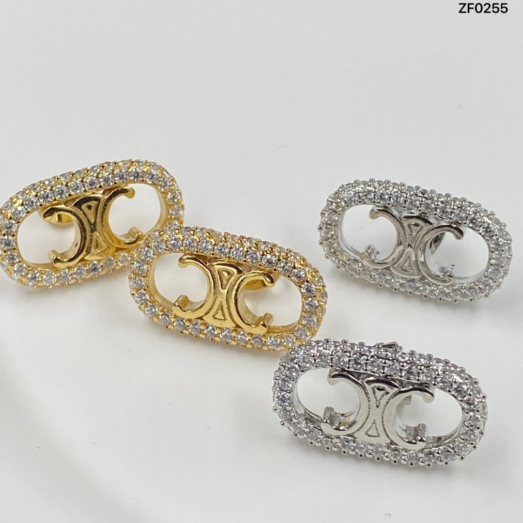 Fashionable rhinestone stud earrings