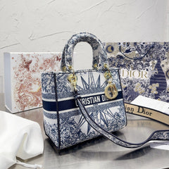 Lady Embroidered Bag