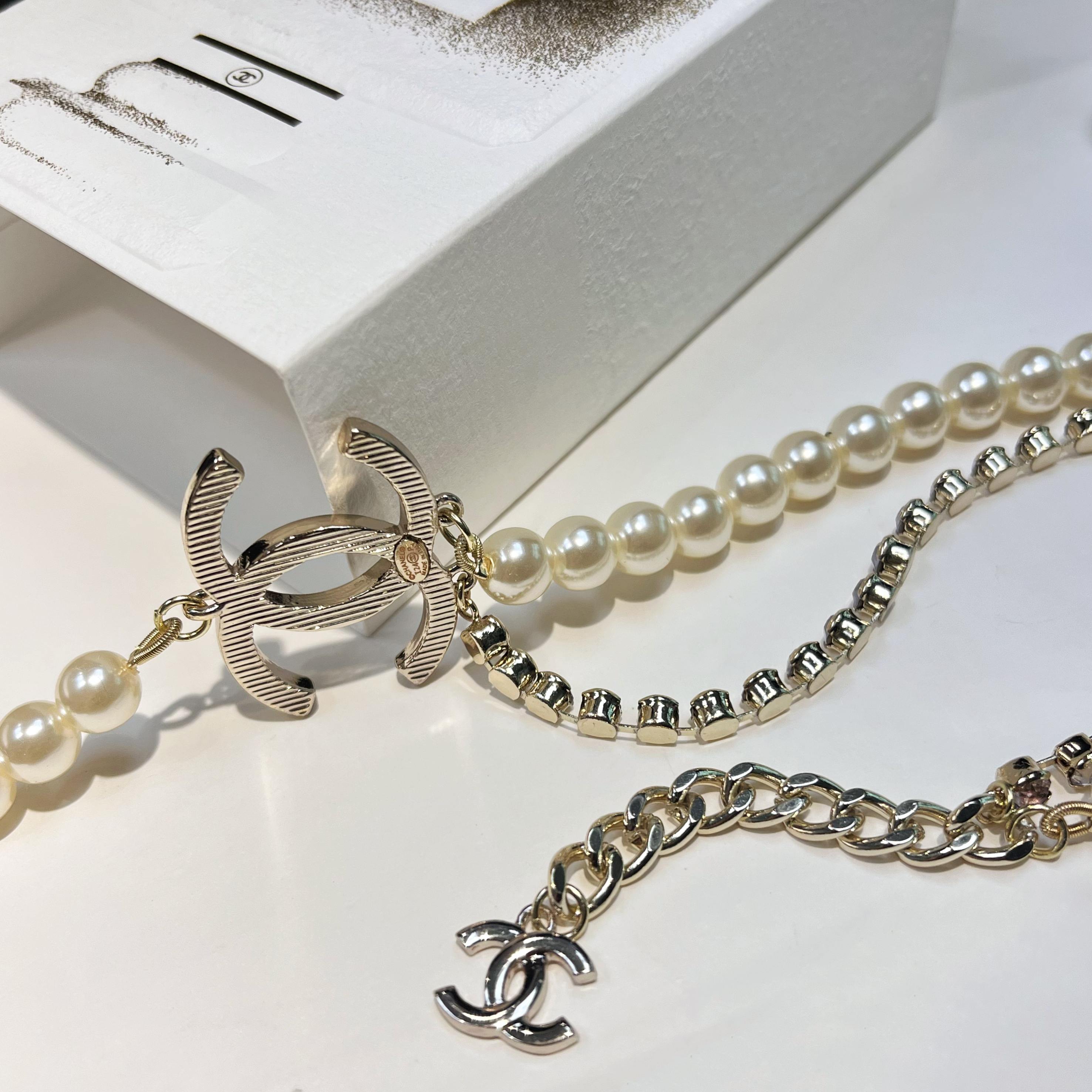 Elegant double pearl necklace