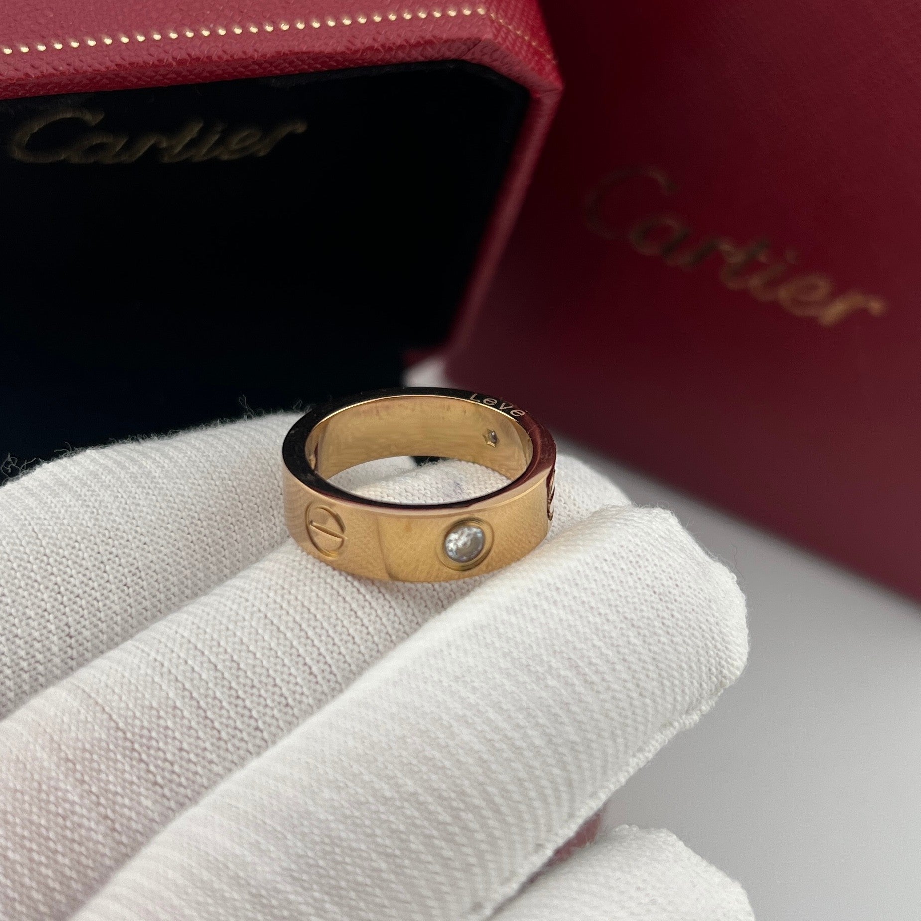 Classic 3 Diamonds Love Ring