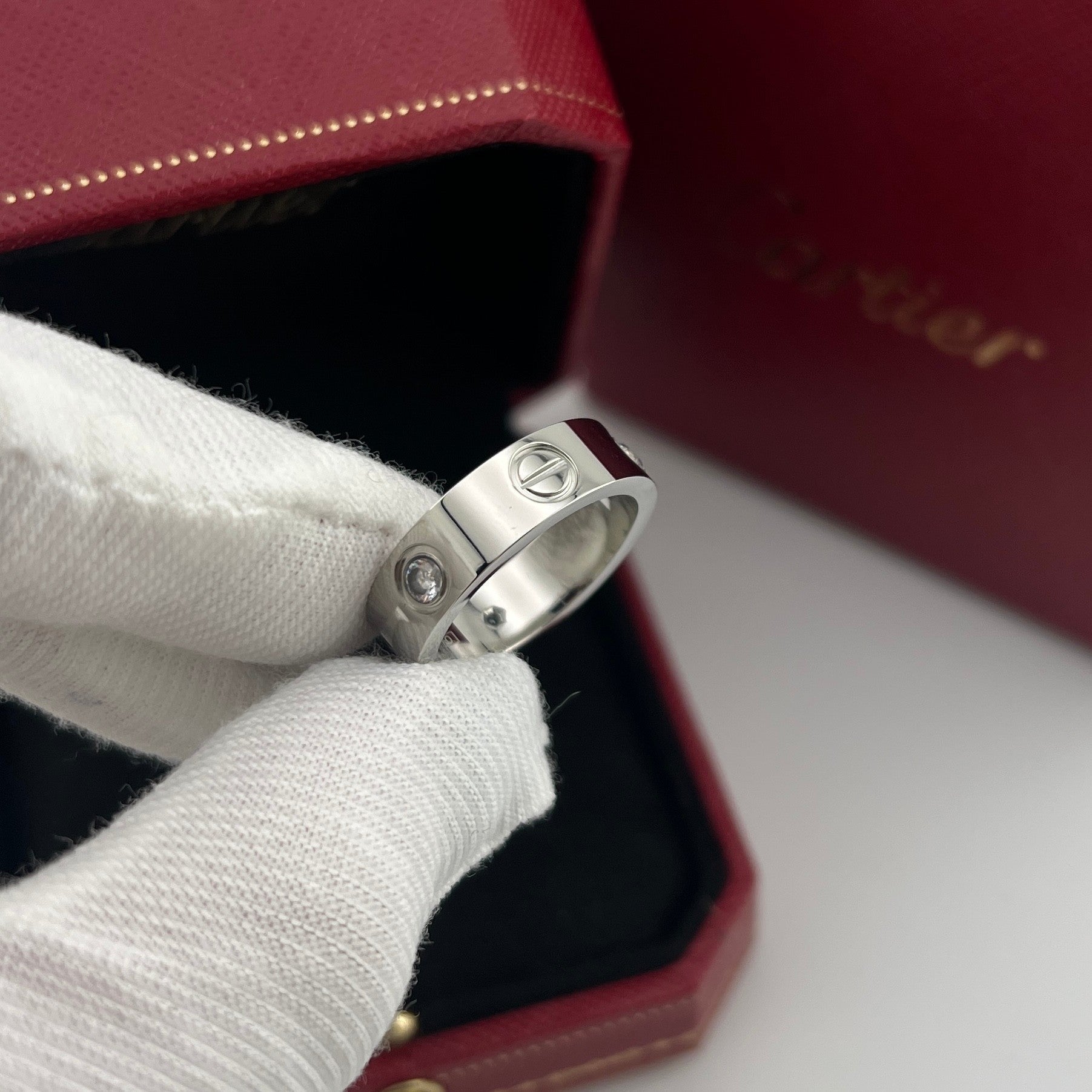Classic 3 Diamonds Love Ring