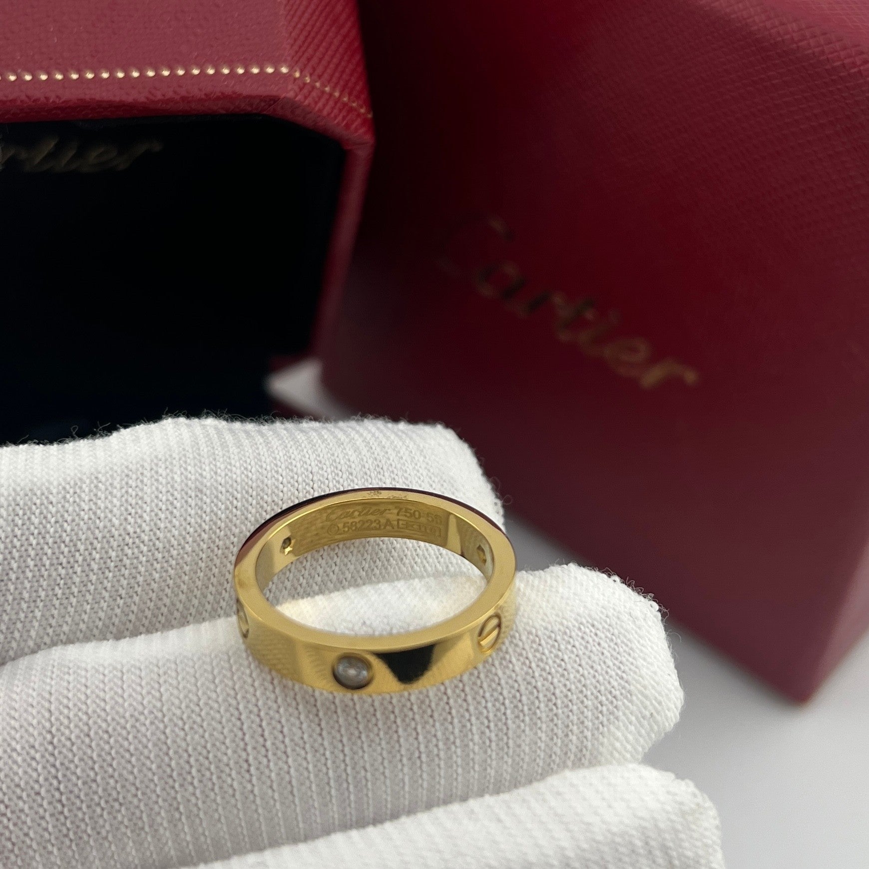 Classic 3 Diamonds Love Ring