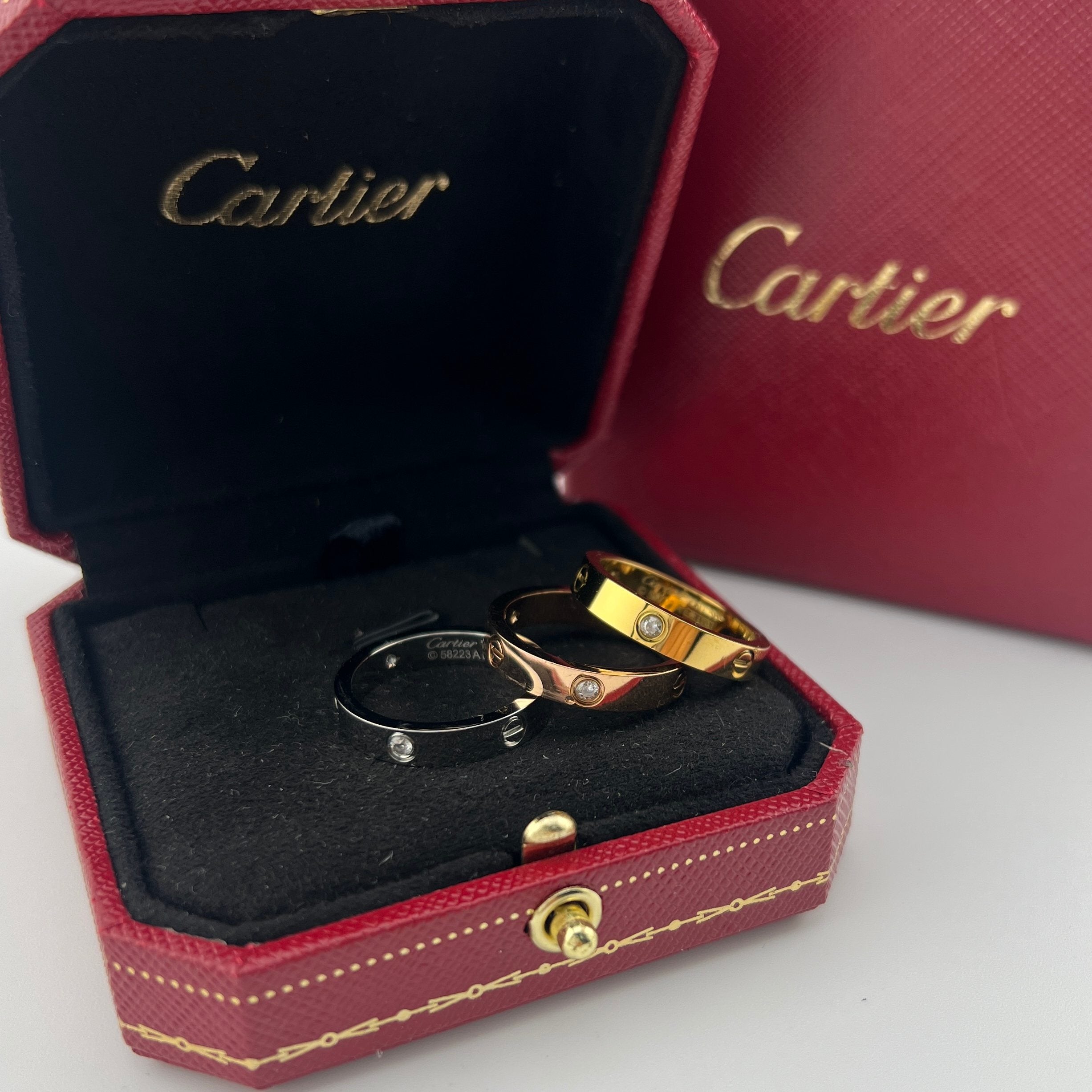 Classic 3 Diamonds Love Ring