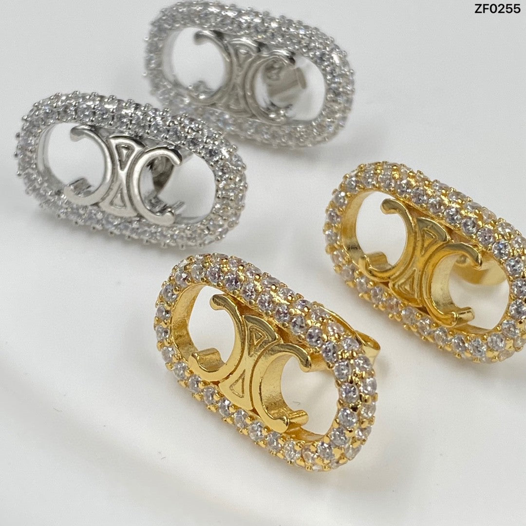 Fashionable rhinestone stud earrings