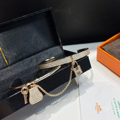 Key and lock double-row bracelet