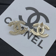 Star stud earrings