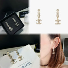 Fashionable Diamond Pendant Earrings