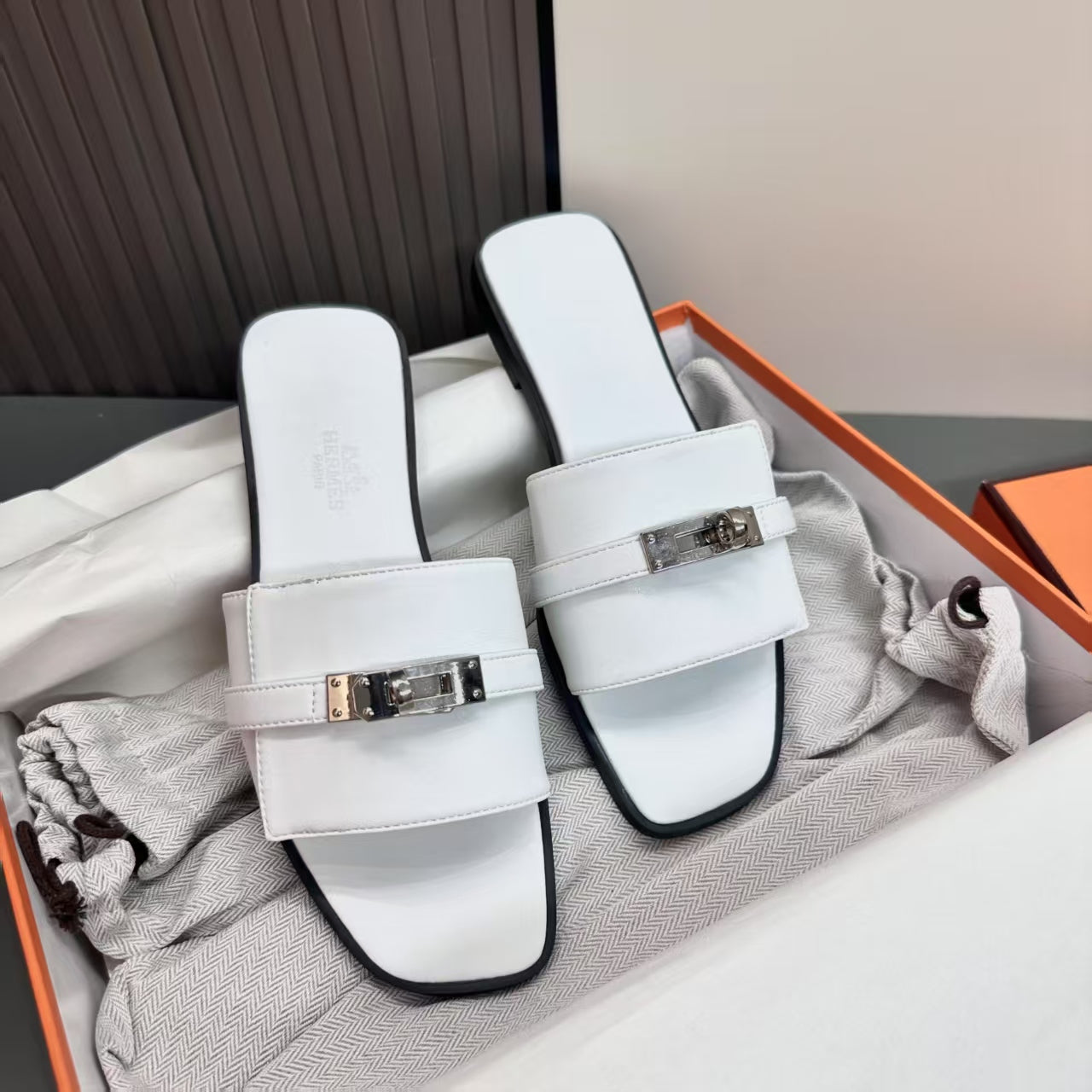 Leather and Rubber Flat Slippers