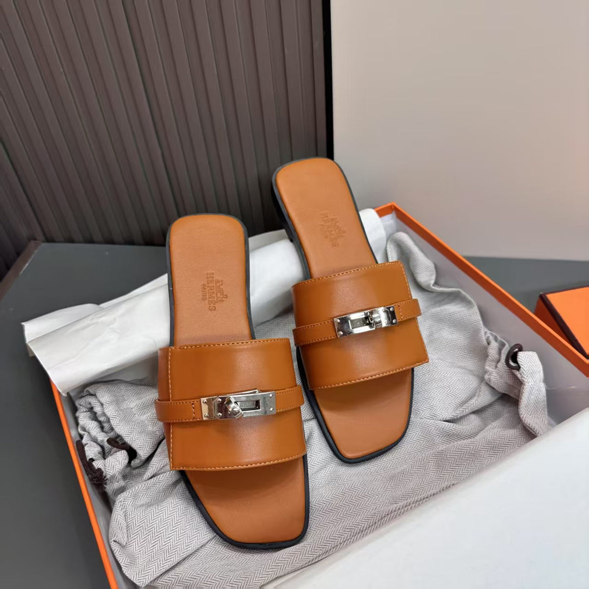 Leather and Rubber Flat Slippers