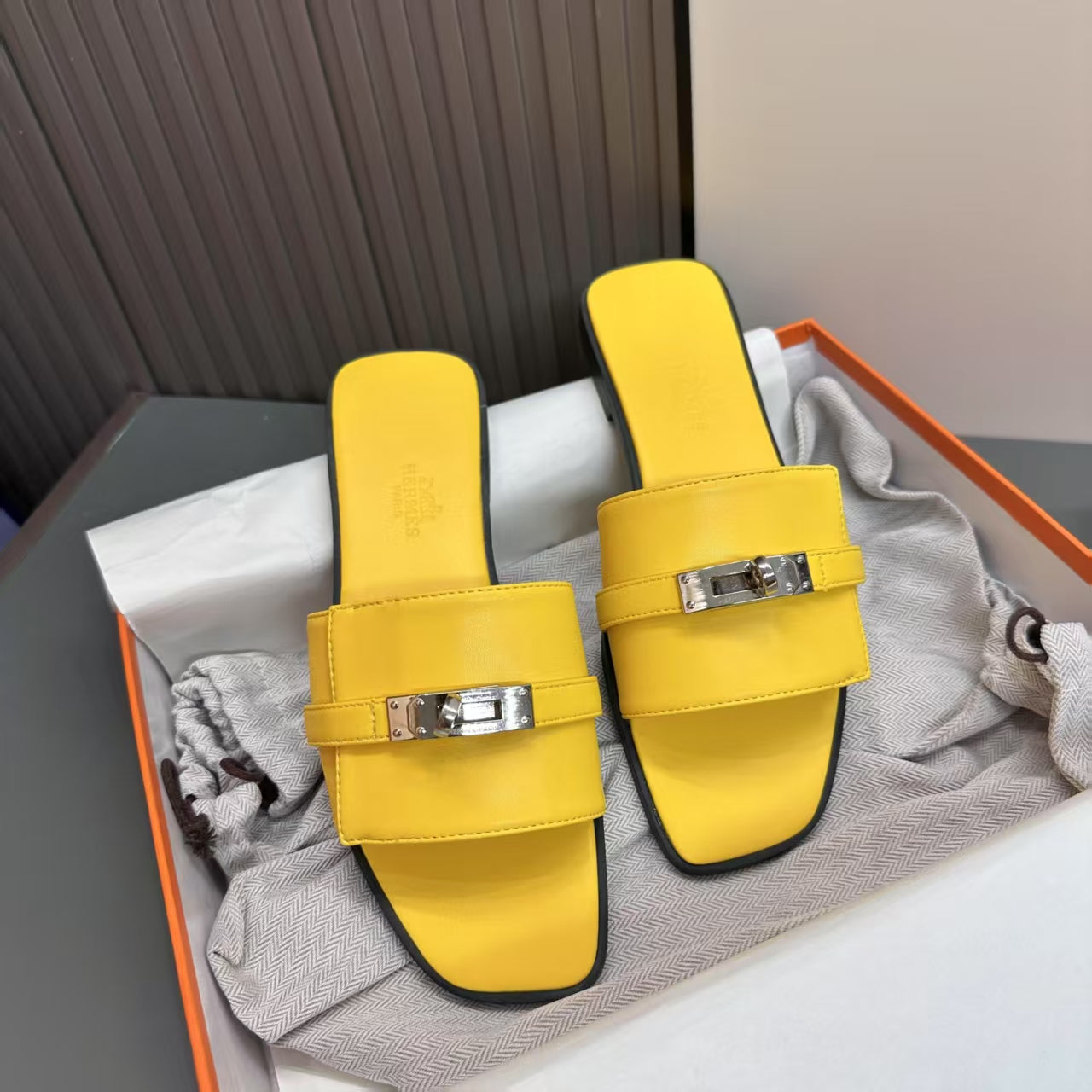 Leather and Rubber Flat Slippers