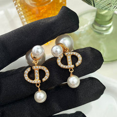 Elegant pearl earrings