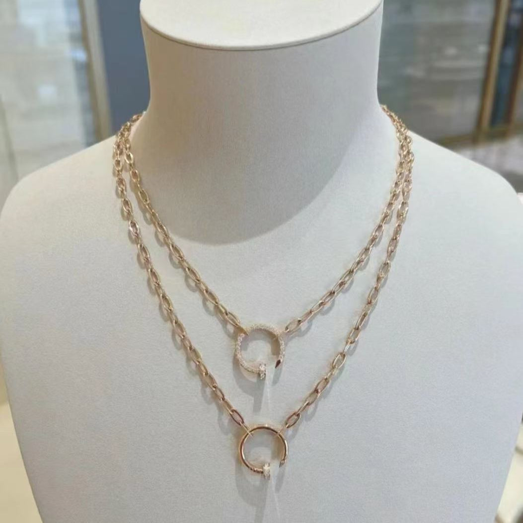 Classic stud necklace