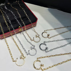 Classic stud necklace