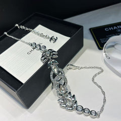 Fashionable Diamond Wheat Ear Necklace
