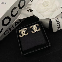Elegant pearl stud earrings