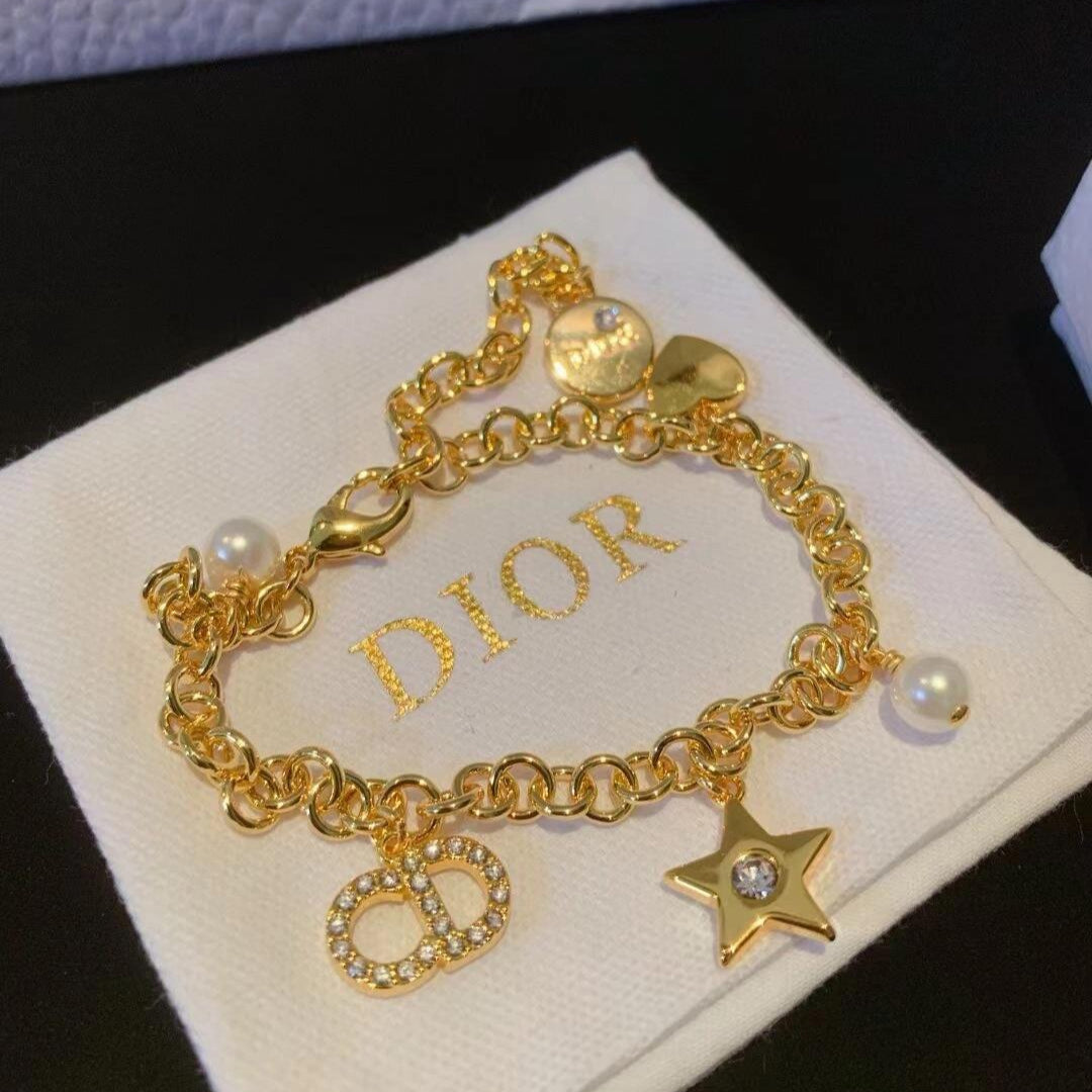 Fashion classic star charm bracelet