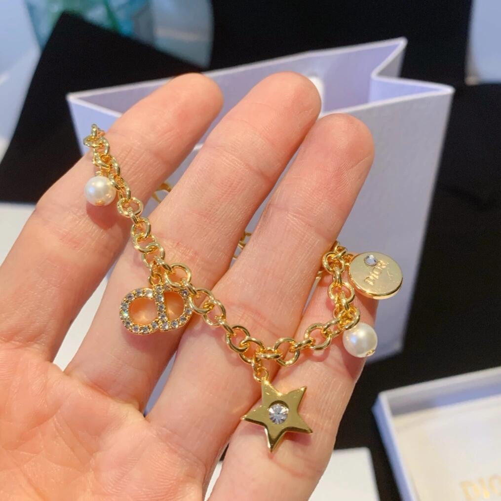 Fashion classic star charm bracelet