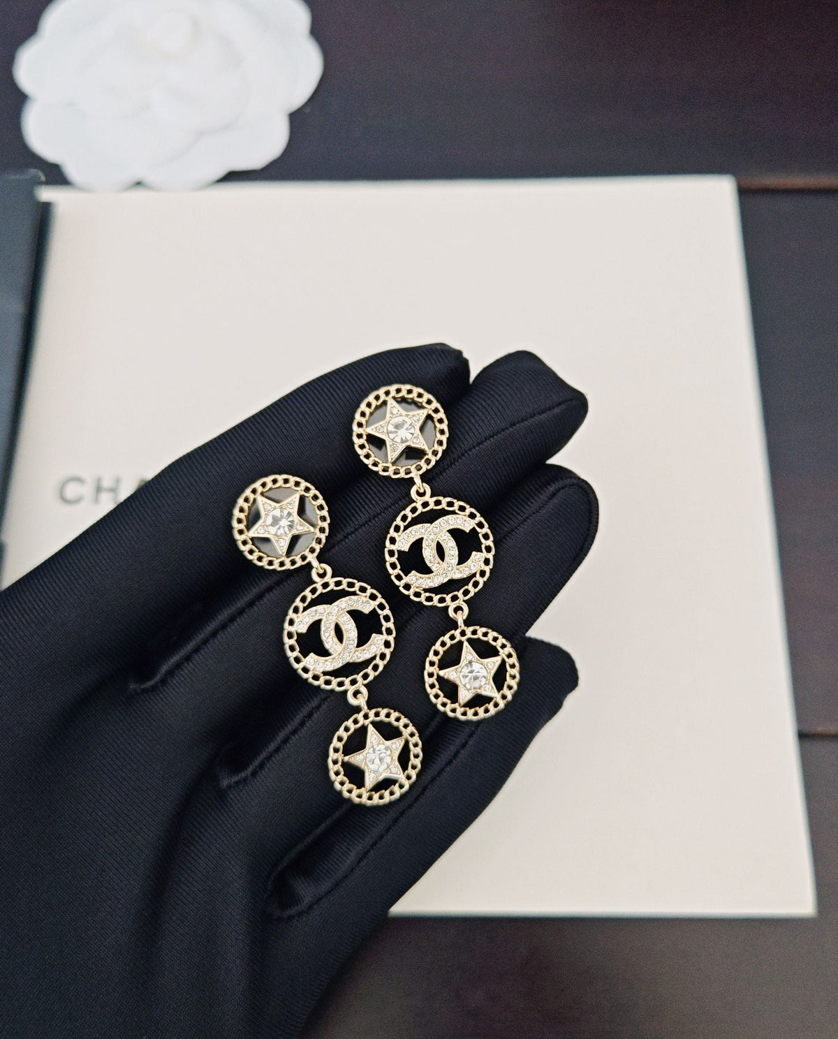Fashionable diamond pendant earrings
