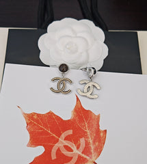 Fashionable two-tone black diamond earrings