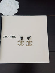 Fashionable two-tone black diamond earrings