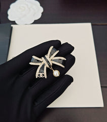 Bow Pearl Pendant Brooch