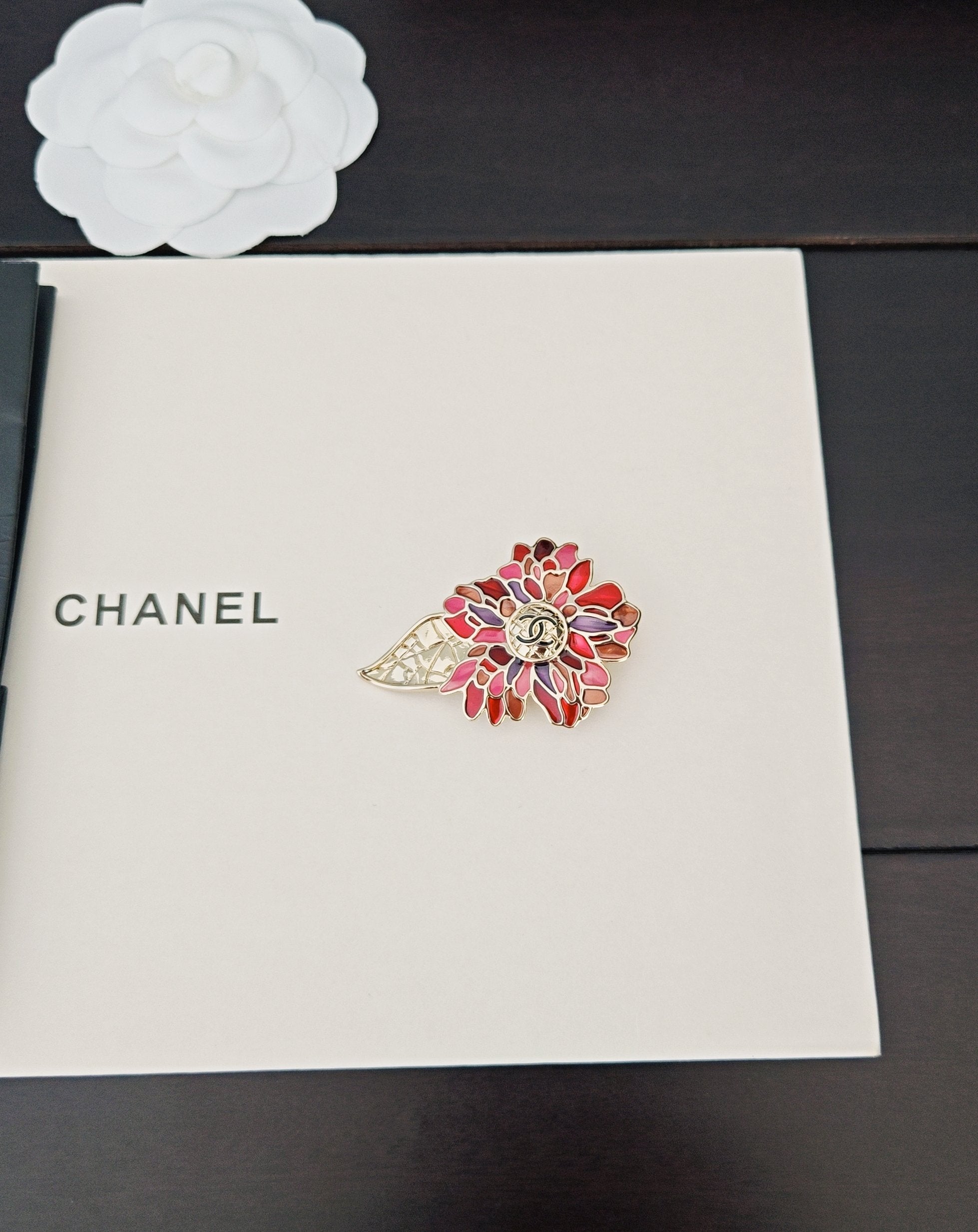 Colorful flower brooch