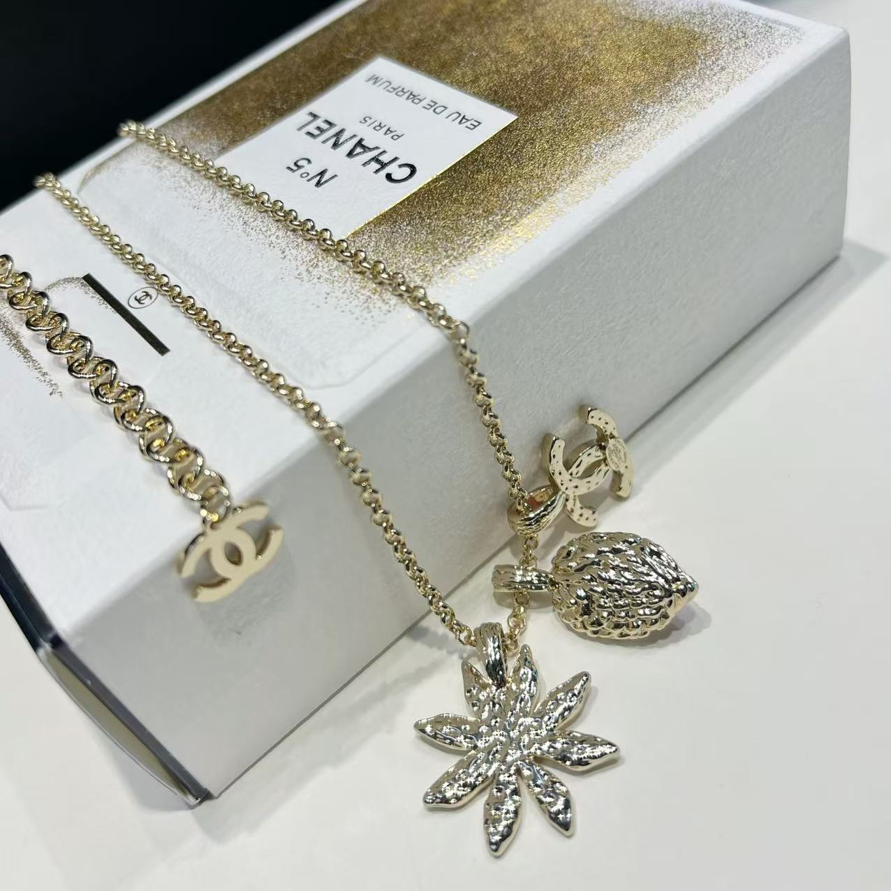 Sunflower Pendant Necklace