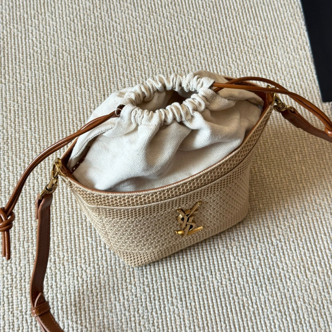 Fashion Raffia Gold Label Woven Small Bag