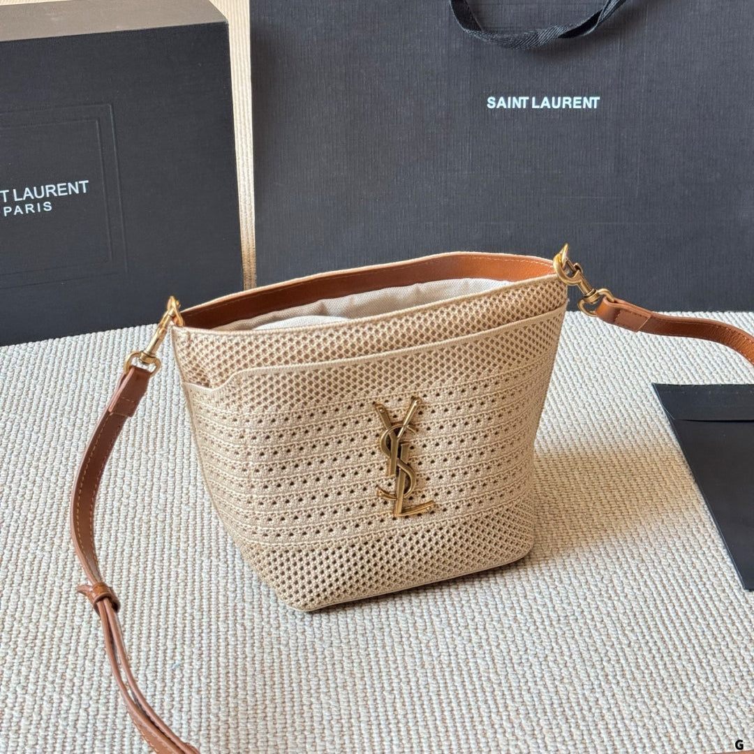 Fashion Raffia Gold Label Woven Small Bag