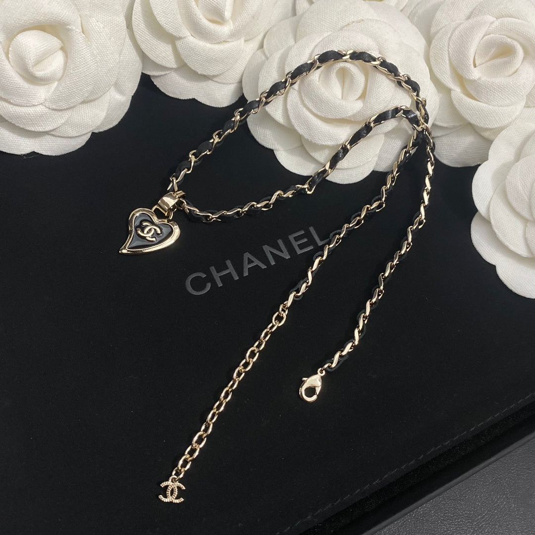 Heart-shaped Metal and Leather Necklace