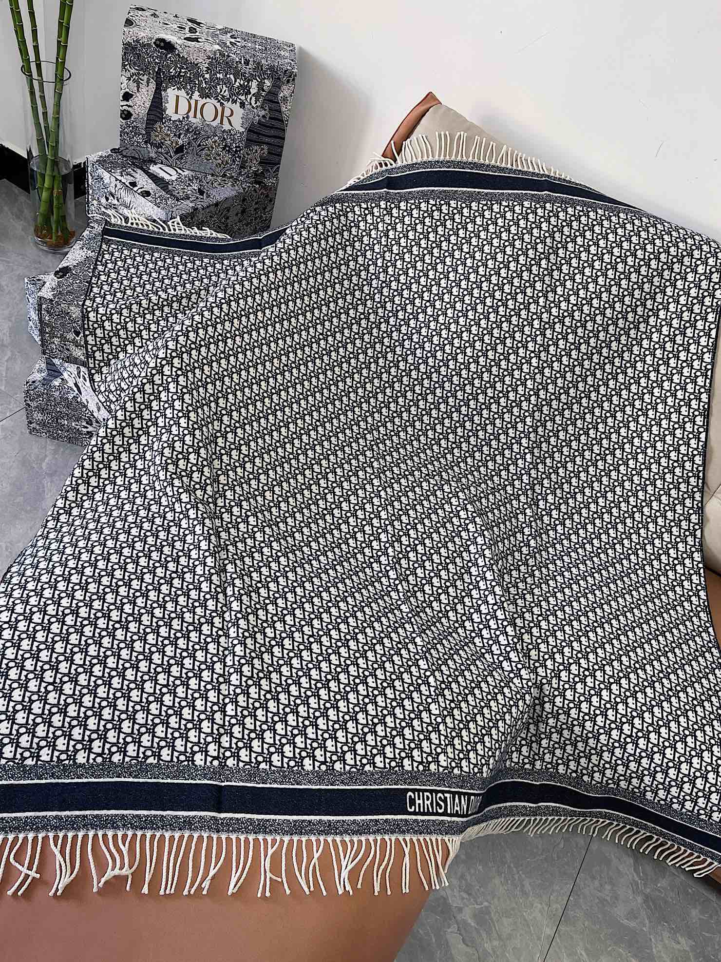 100% Cashmere Shawl Scarf