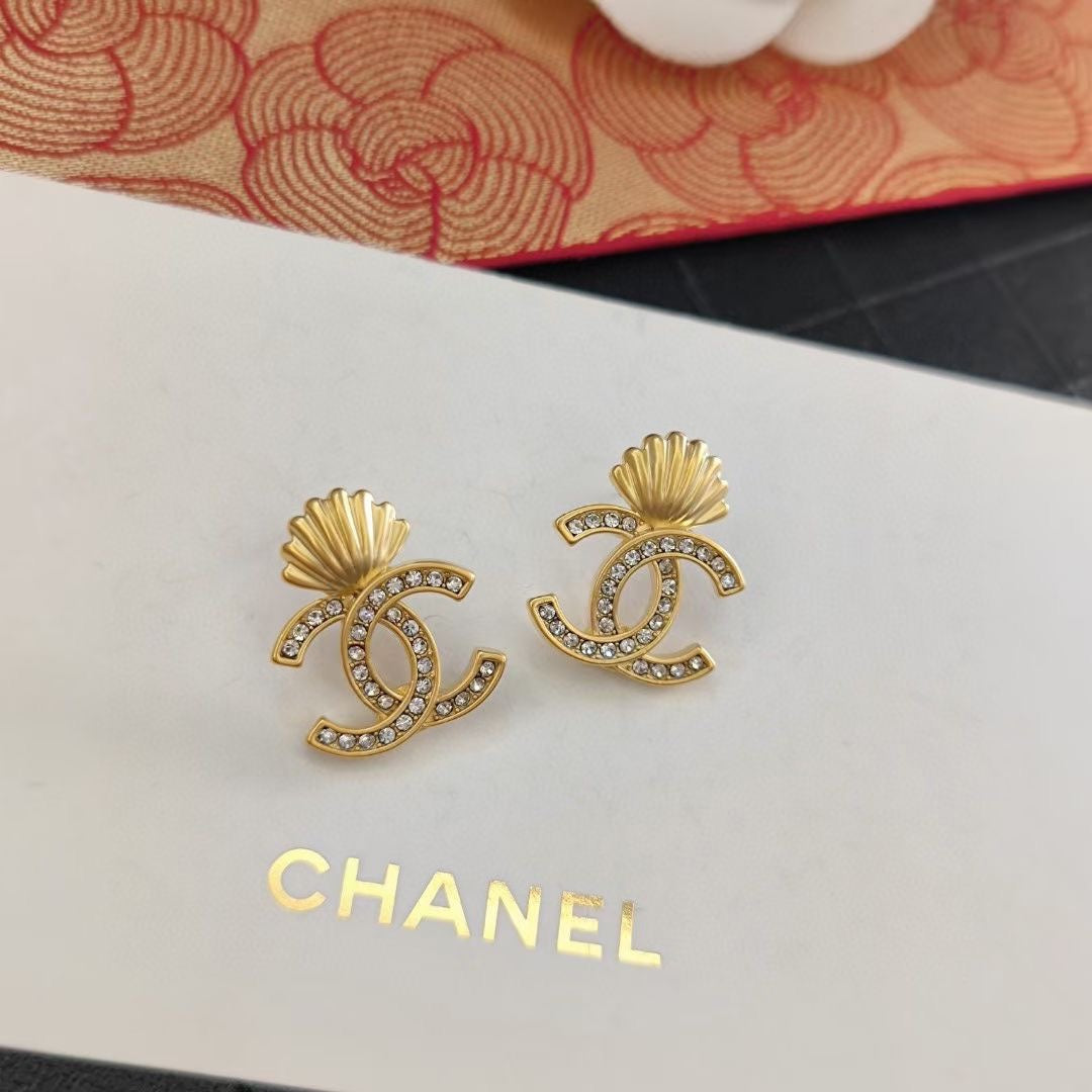 Shell Diamond Earrings