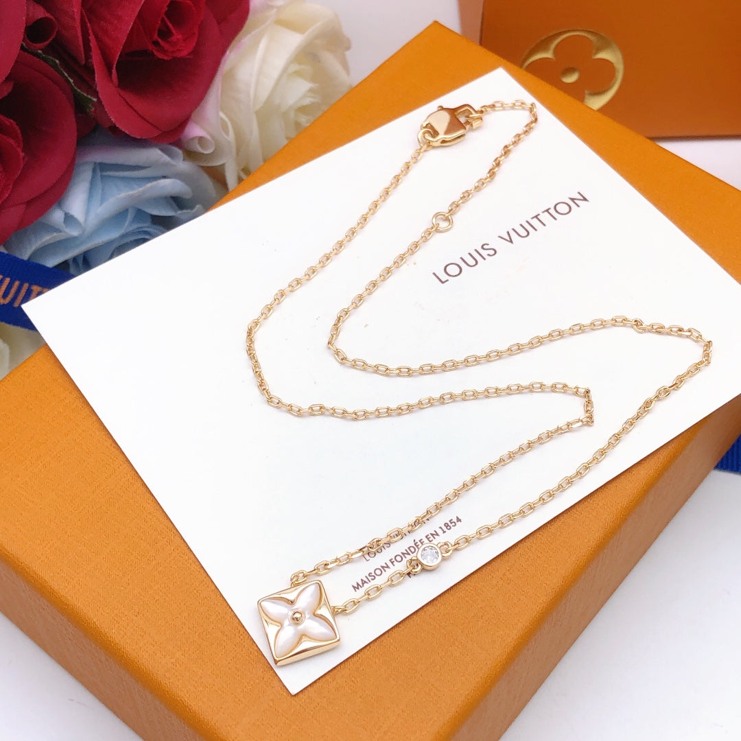 Mother-of-Pearl Four-Leaf Clover Necklace