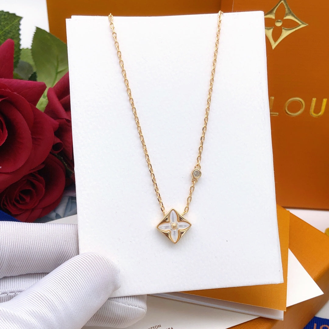 Mother-of-Pearl Four-Leaf Clover Necklace