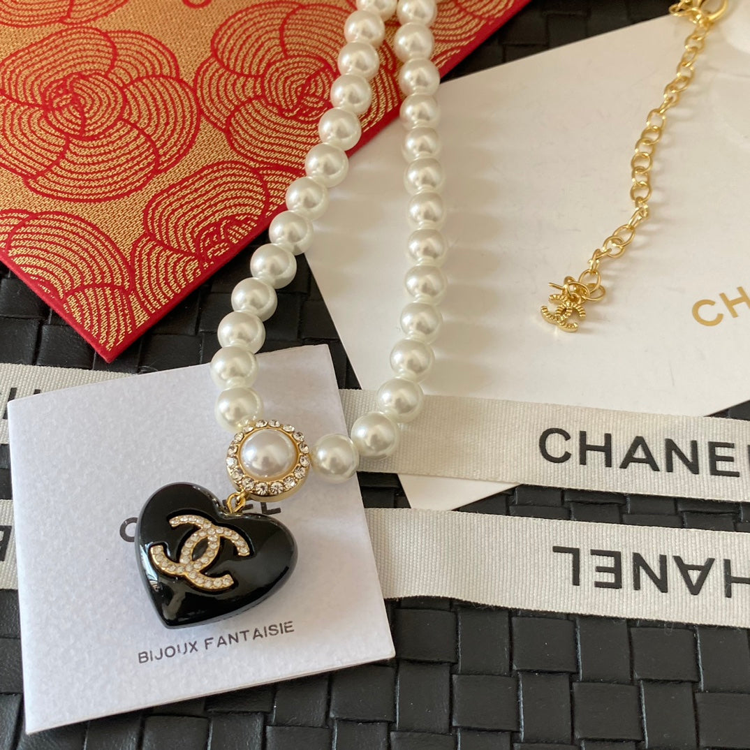 Heart pearl earrings & necklace