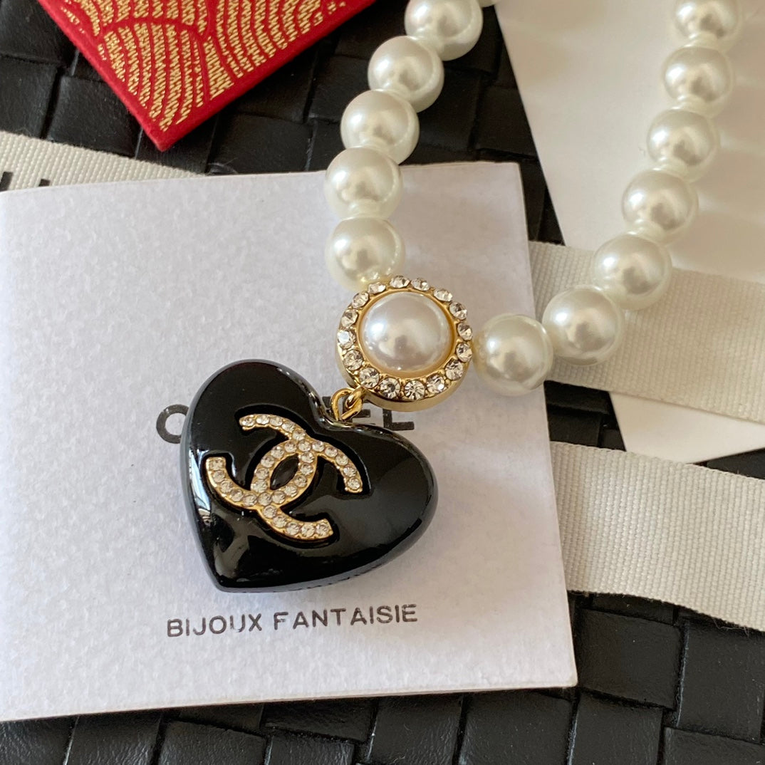 Heart pearl earrings & necklace