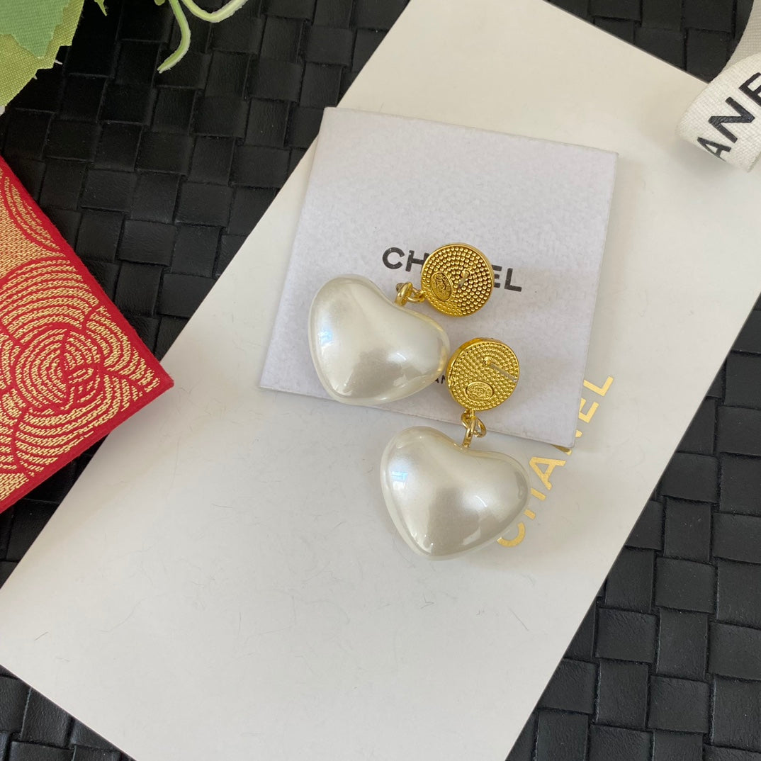 Elegant Pearl Retro Earrings