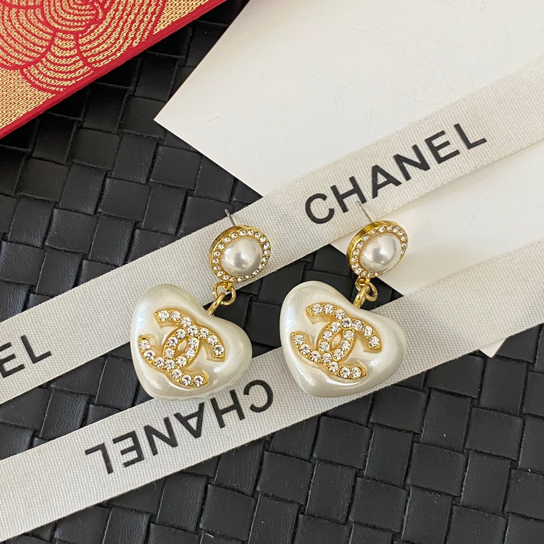 Elegant Pearl Retro Earrings