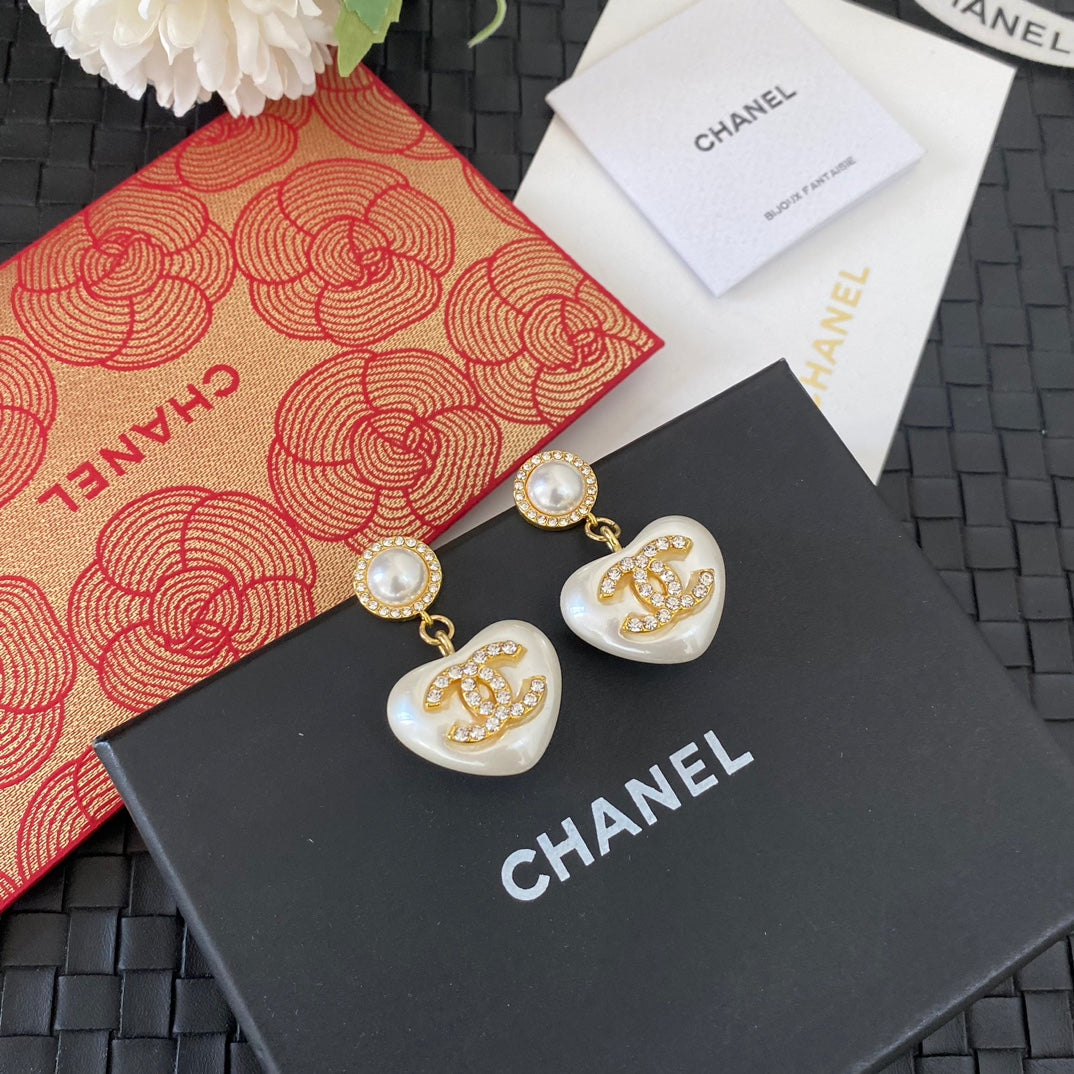 Elegant Pearl Retro Earrings
