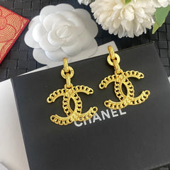 Fashionable vintage gold earrings