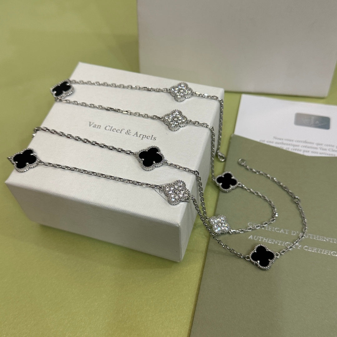 Four-leaf clover mother-of-pearl long necklace