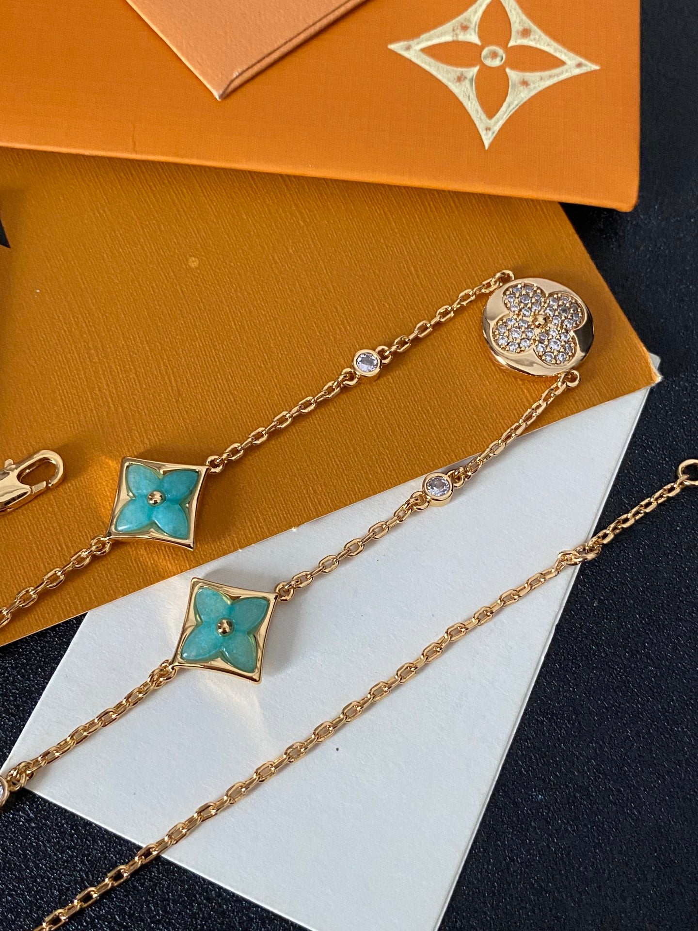 Floral four-leaf clover long necklace