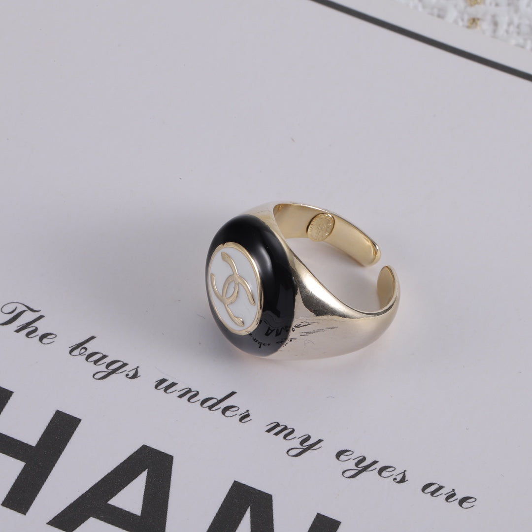 Elegant enamel open ring