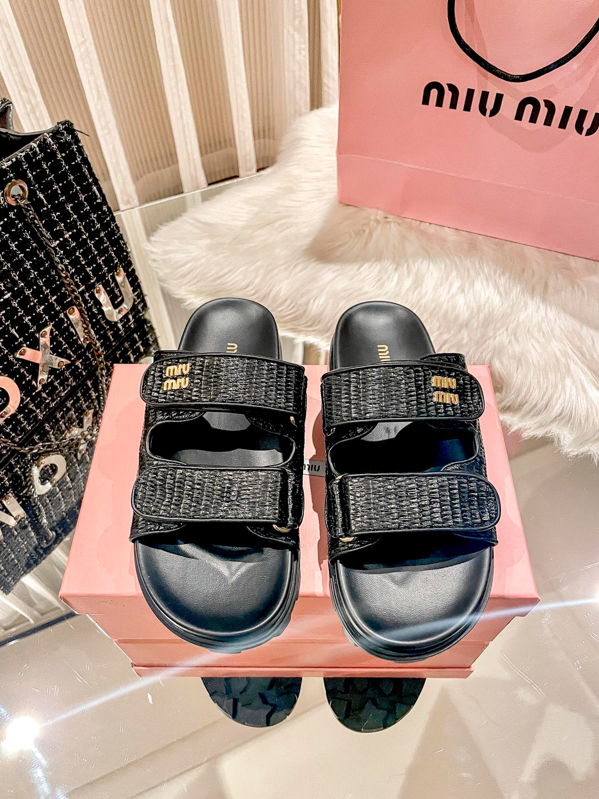 Fashionable Straw Velcro Slippers